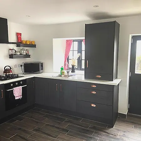 펜션 Shannon Castle Type B By Trident Homes